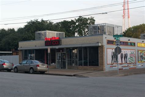 Deep Ellum Art Company Wants To Keep Art In Ellum. | Central Track