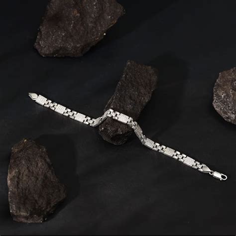 Silver Courage Bracelet For Him – GIVA