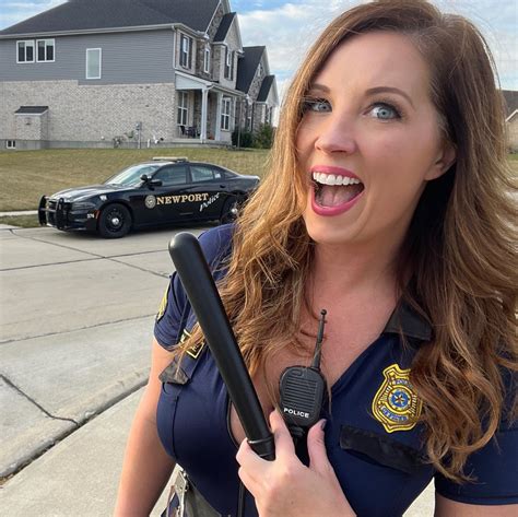 Melissa Newman | It’s cuffing season. 👮‍♀️ #halloweencostume2 # ...