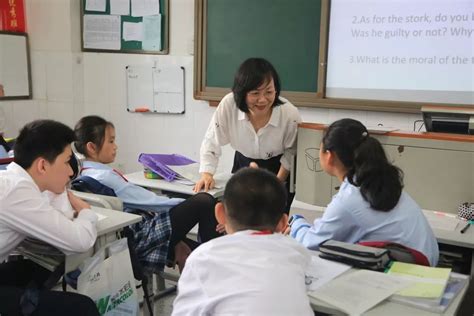 恶心至极！湖南著名中学教师被指猥亵高一女生，捂嘴受害者还继续教书？