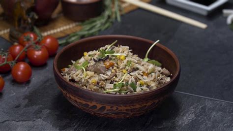 Fried rice with mushrooms, beef and green beans - MyZen TV