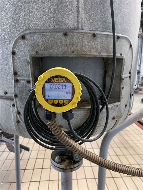 Precise pressure sensors for measuring tasks of all kinds - VEGA