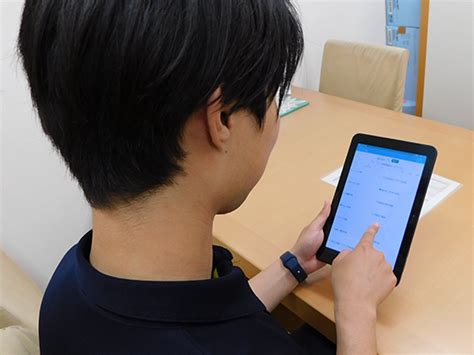 介護業界のICT導入で現場はどう変化する？メリット・デメリットや成功事例 - きらケア研究所