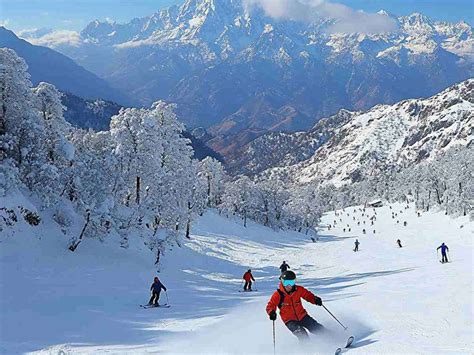 Auli Snow Skiing