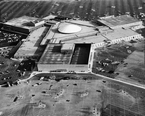 Mount Prospect’s Randhurst mall was first of its kind – Chicago Tribune