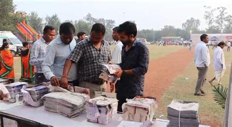 राज्योत्सव में जनसंपर्क विभाग द्वारा शासन की योजनाओं से संबंधित ...