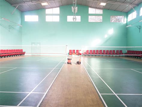 BADMINTON