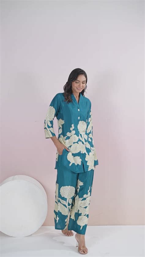 Teal Blue Bold Palm Russian Silk Print Co-Ord Set – Kaftanize