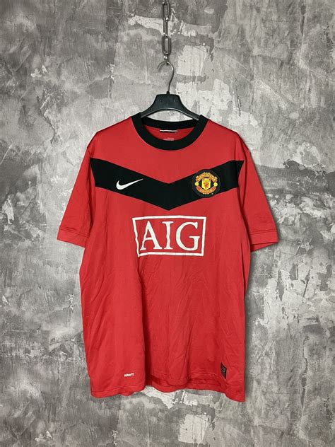 Manchester United × Soccer Jersey × Vintage Nike Manchester United AIG ...