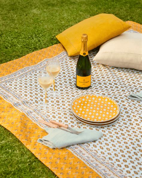 Le Picnic by Veuve Clicquot - Printemps Haussmann Paris