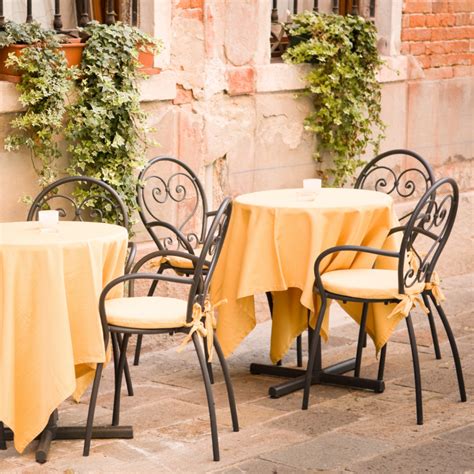 Best Patio Season with Outdoor Table Linens | Capitol Linen
