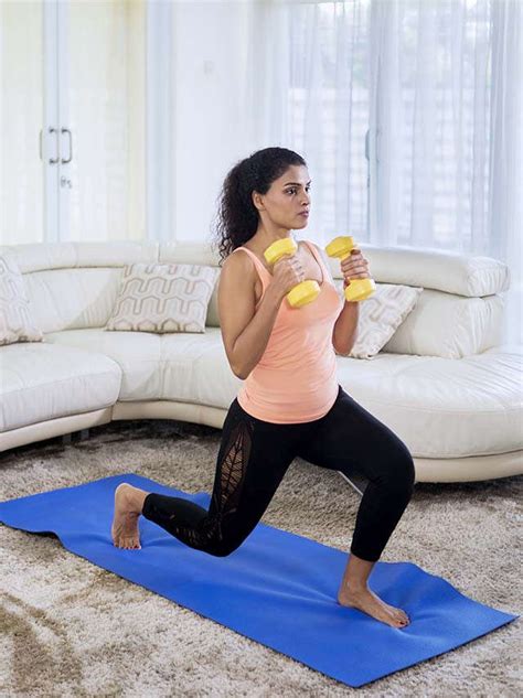 Effective Shoulder Workouts That Can Be Done At Home | Femina.in