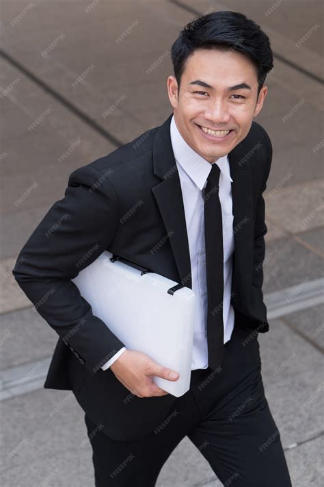 Businessman Stepping Up 的图像结果