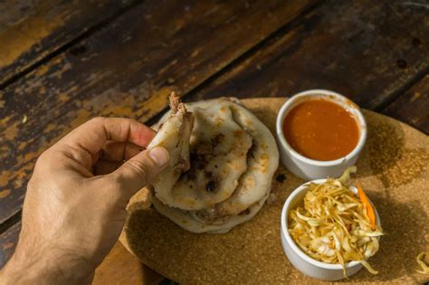 Pupusas salvadoriennes : Faits fascinants sur le plat national
