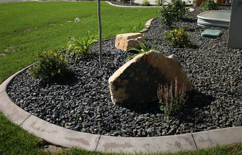 5 Maintenance Tips for Rock and Mulch - HK Contractors