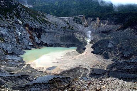 Indonesian volcano erupts near third-biggest city
