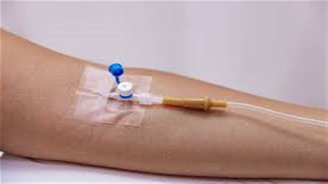 ਅੰਮ੍ਰਿਤਸਰ ਦੇ ਜੀਐੱਨਡੀਐੱਚ ’ਚ ਸਲਾਈਨ ਗਲੂਕੋਜ਼ ਚੜ੍ਹਾਉਂਦੇ ਹੀ ਰਿਐਕਸ਼ਨ, ਤੜਫਣ ...