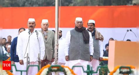 Congress Foundation Day: Mallikarjun Kharge attacks govt, says society ...