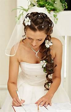 Wedding Hair With Veil by Wedding Hairstyles For Hair Images Photos Pictures Wedding Hair With Veil