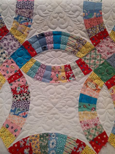 Double Wedding Ring Quilt that I quilted on my longarm