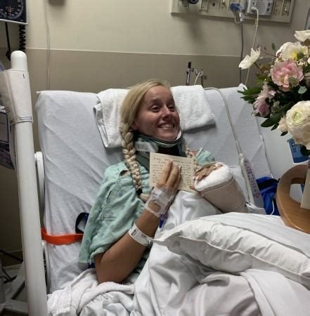 Taylor Swift reaches out to help a fan in the hospital with thoughtful ...