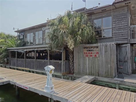 Peg Leg Pete's Oyster Bar — Florida Beach Bar