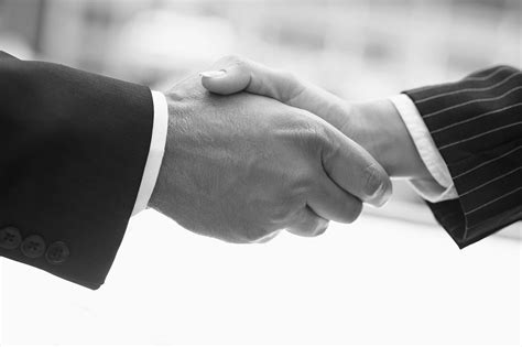 Handshake Wallpaper 的图像结果