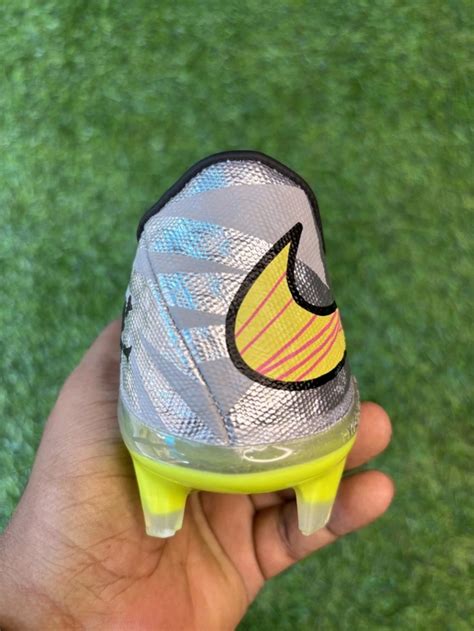 Hypervenom Phantom 3 Grey & Green Low-top FG With Lace