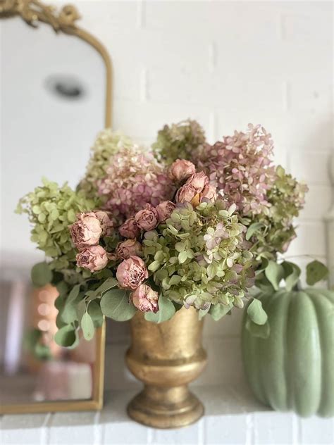 Autumnal Dried Flower Arrangement ⋆ SomeTyme Place