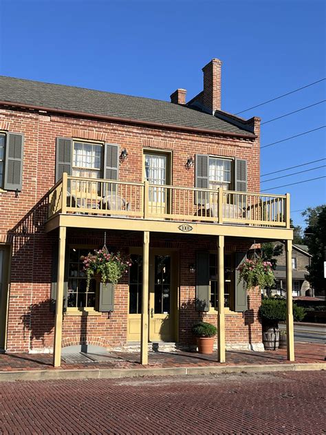 Best Experiences During a Weekend in Historic St. Charles, Missouri ...