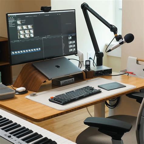 Orbitkey Desk Mat and Nest Review (Functional Office Gear)