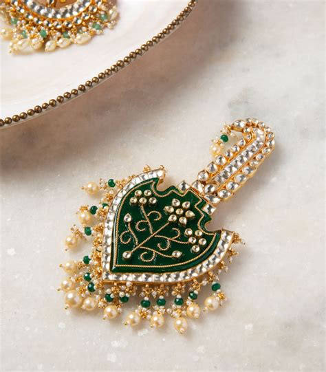 MAYUKI GREEN KUNDAN KALGI – Preeti Mohan