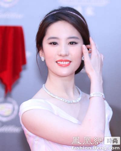 2014全球最美脸 范冰冰刘亦菲连续两年上榜|妆容|女性_凤凰时尚