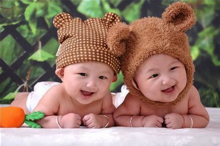 2015年双胞胎男宝宝起名 成语借鉴法_八字起名网