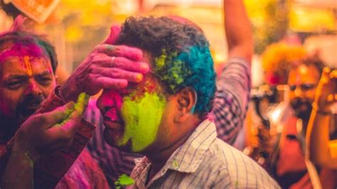 A complete guide to Holi - The festival of colors
