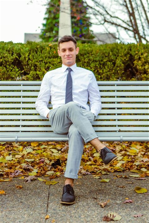 Well-Dressed Man Suit 的图像结果