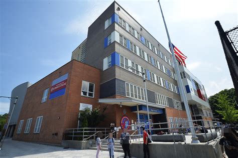 Exclusive | NYC crossing guard caught on video shoving student