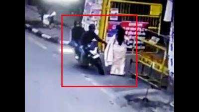 Delhi woman biker arrested for snatching | Delhi News - Times of India