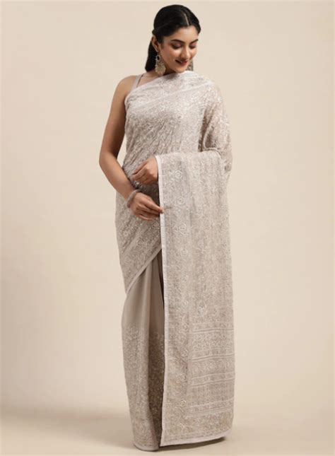 20 Outfit Ideas For The Bride's Best Friend: March, 2024 | magicpin blog