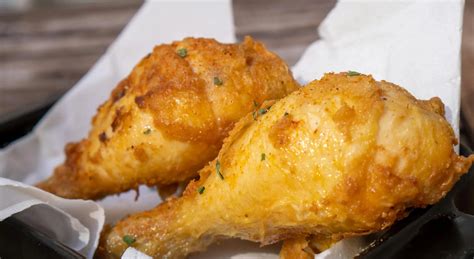 Why Does Fried Chicken Smell Like Ammonia? (+How to Fix) - Voyo Eats