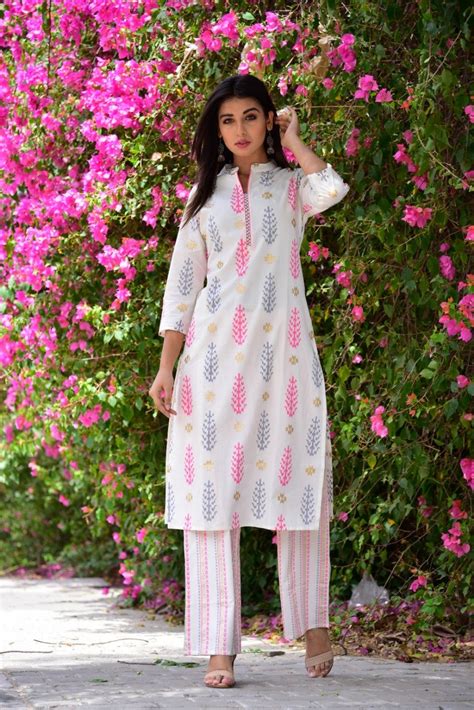 Kurti Manufacturers | Women Kurti Suppliers Exporters