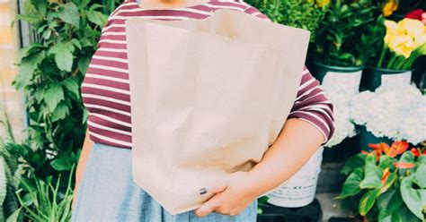 Owner with Business Closing 的图像结果