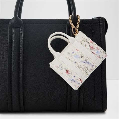 Buy Stylish Purses & Wallets for Women Online | ALDO India