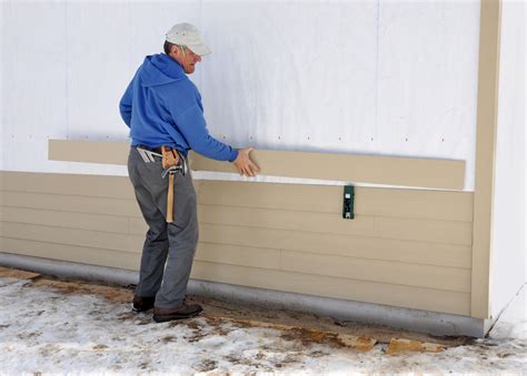 Guide to Replacing Siding on a House: Vinyl Siding Edition
