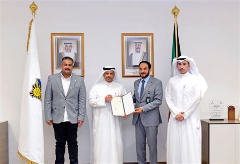 Acting President of Kuwait University Honors Professor Mohammad Al-Dhafiri for his Efforts ...