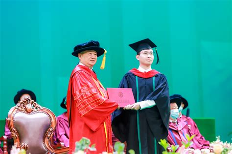 广州新华学院举行2022届毕业生毕业典礼暨学士学位授予仪式_广东省教育厅网站