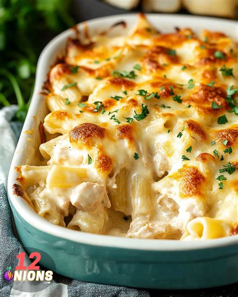 Cheesy Chicken Alfredo Pasta Bake