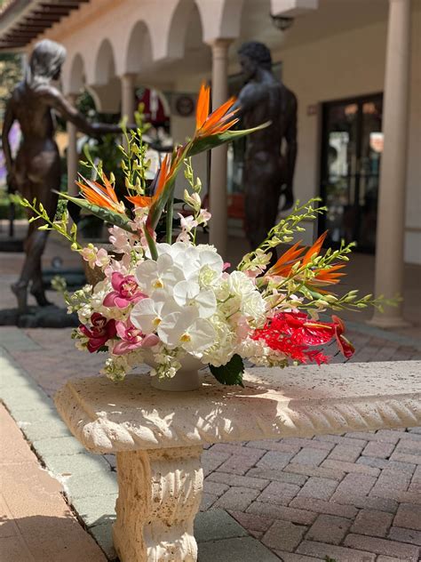 Order Trendy Flower Boxes from Lily's | Same-Day Delivery Available ...