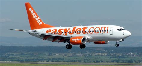 23YearOld Guy Made A Hoax Bomb Threat To Stop His Parents From Coming ...