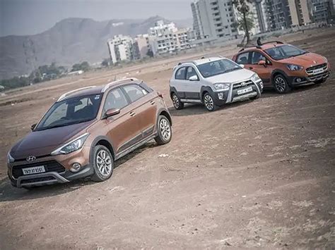 Space - Hyundai i20 Active vs Toyota Etios Cross vs Fiat Avventura ...